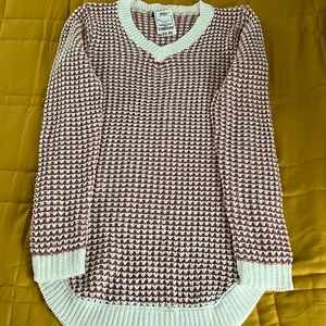 DD’s fashion wear house medium rust&white knit sweater